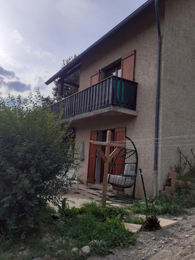 mon ecrin de nature rez de villa ensoleillé Seyne Extérieur photo