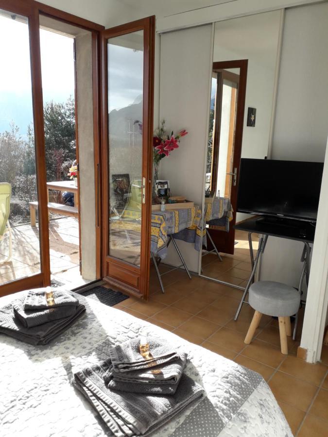 mon ecrin de nature rez de villa ensoleillé Seyne Extérieur photo