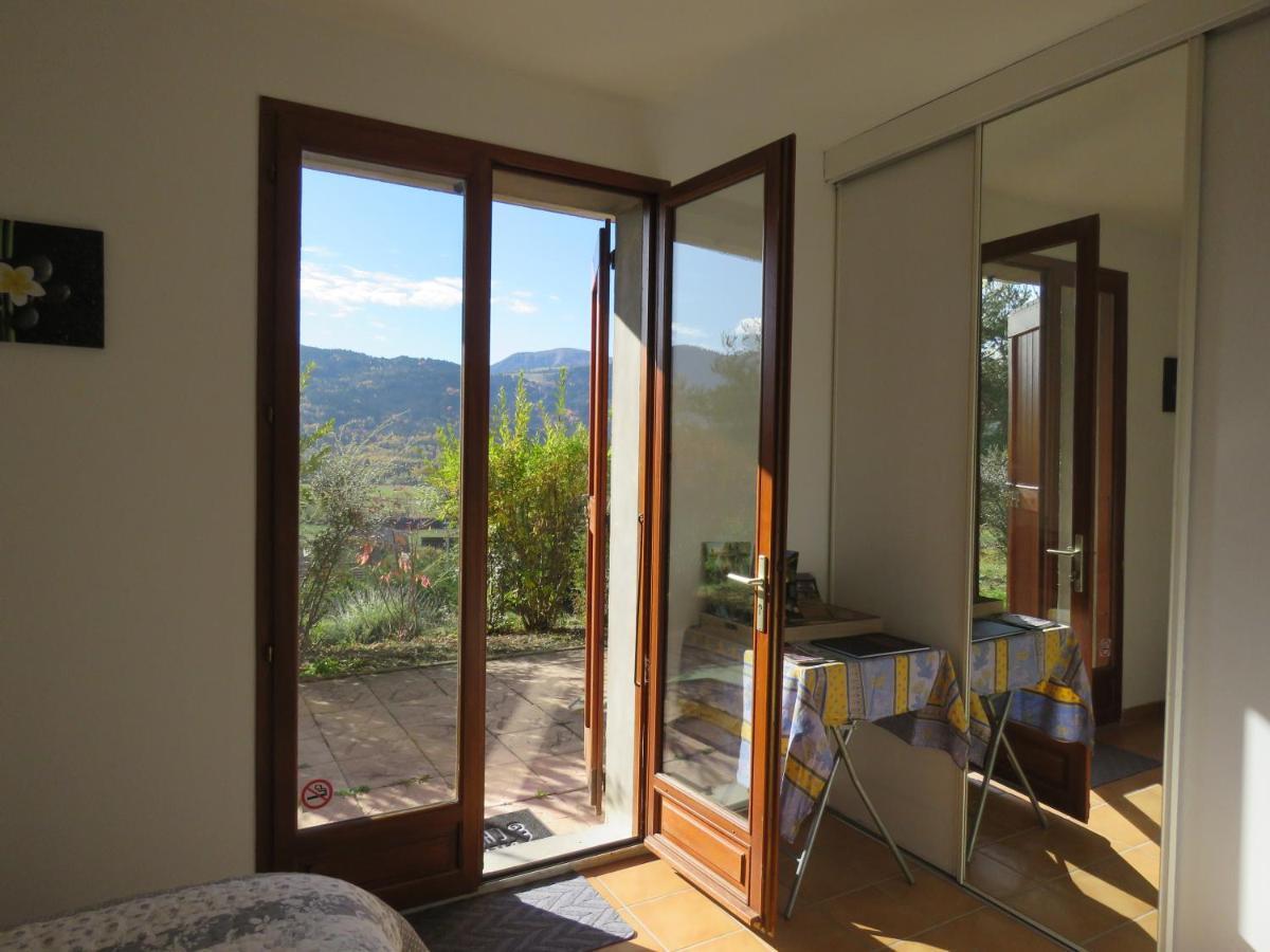 mon ecrin de nature rez de villa ensoleillé Seyne Extérieur photo