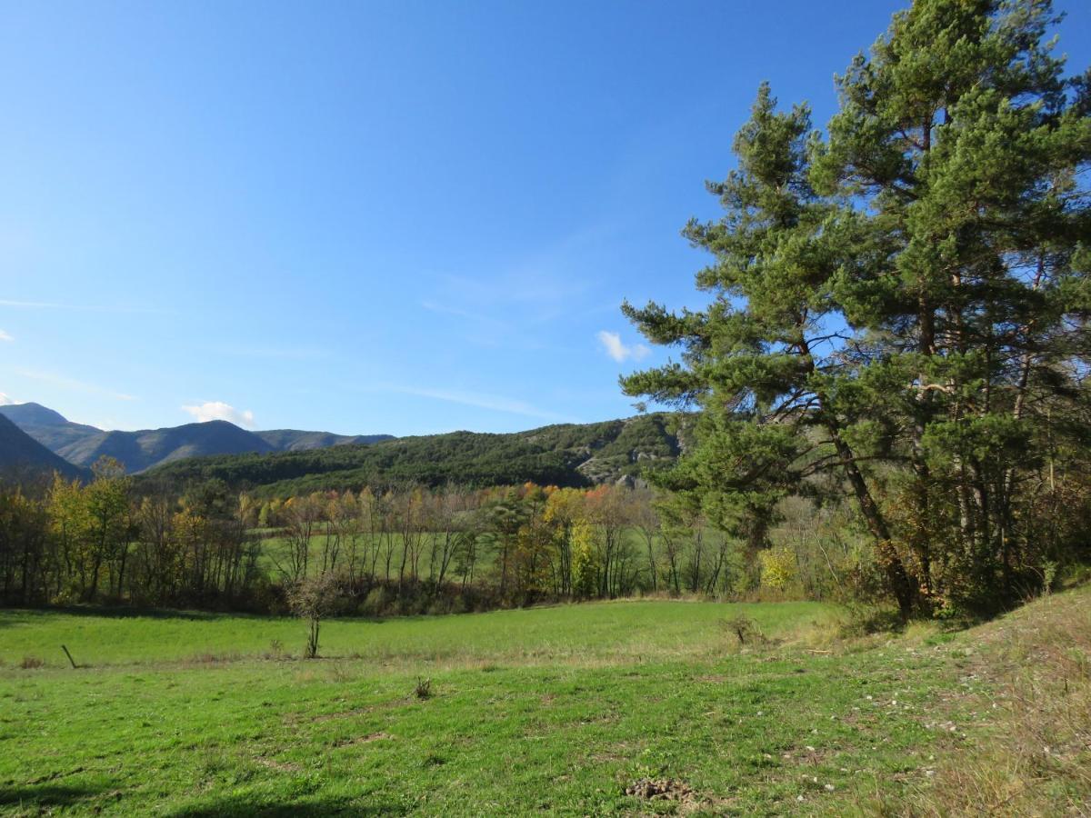 mon ecrin de nature rez de villa ensoleillé Seyne Extérieur photo